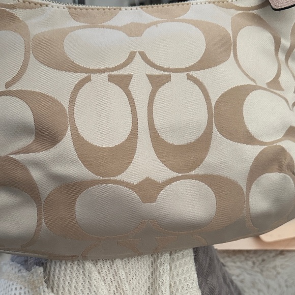 Coach Cream and Pink crossbody Bag - Picture 15 of 15